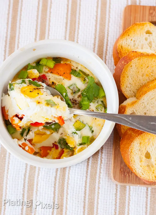 Bell Pepper and Green Onion Healthy Egg Bakes - www.platingpixels.com