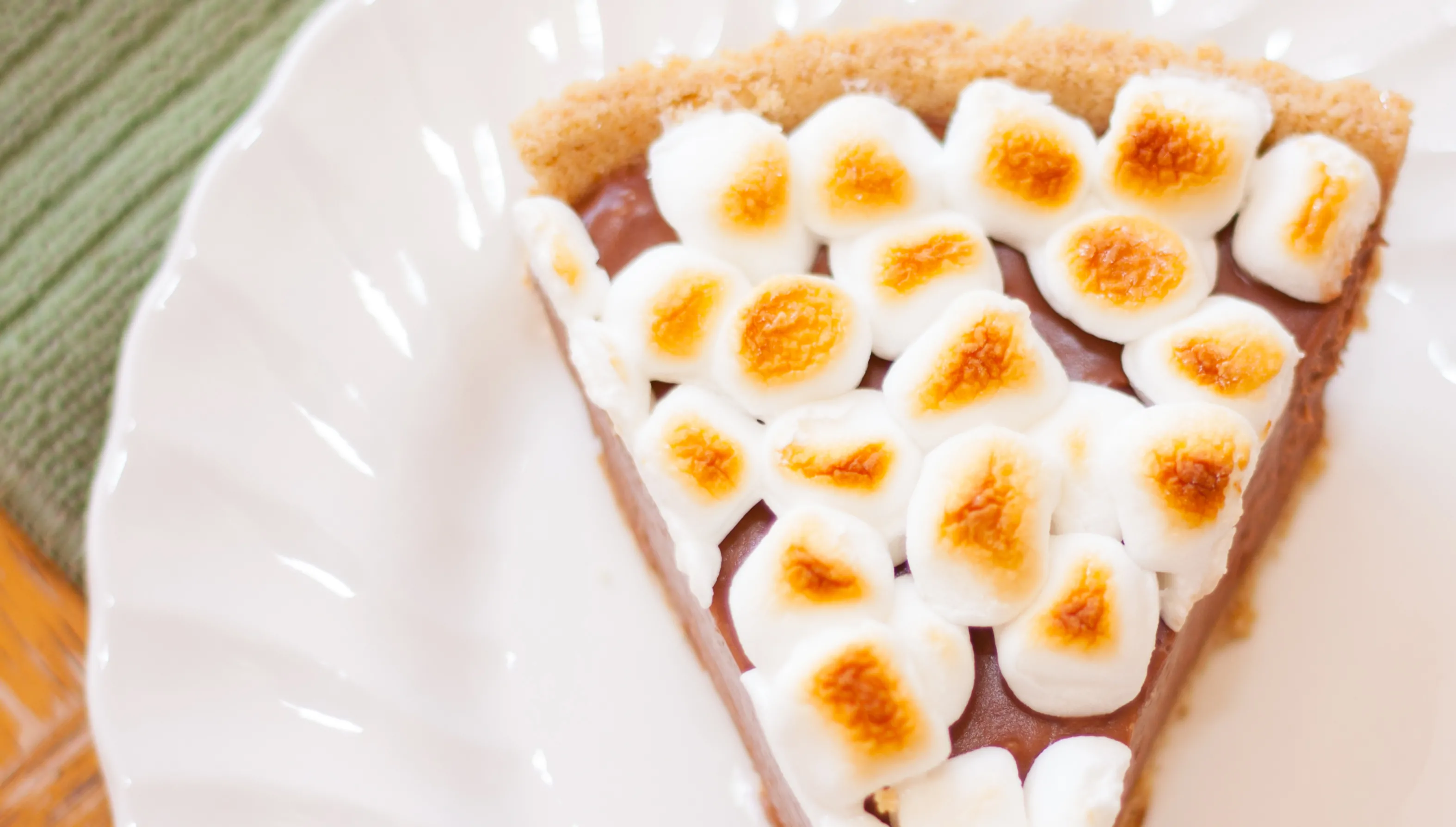 Campfire Style Nutella S’mores Pie
