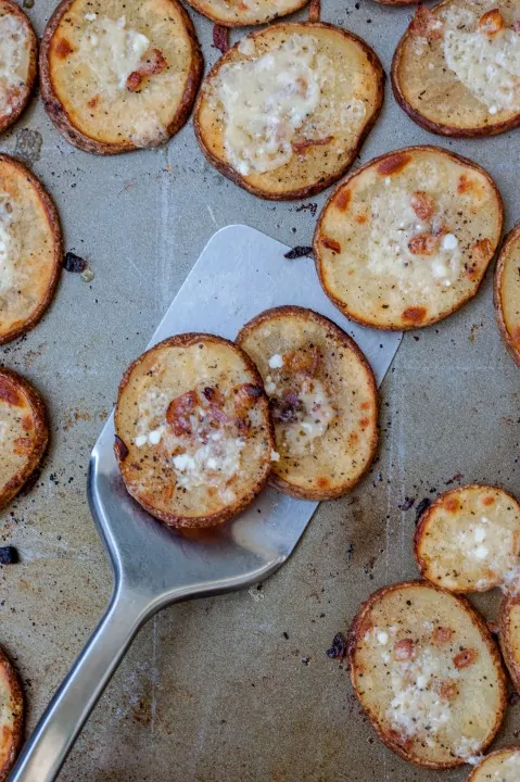 Roasted Onion and Parmesan Baked Potato Chips - www.platingpixels.com