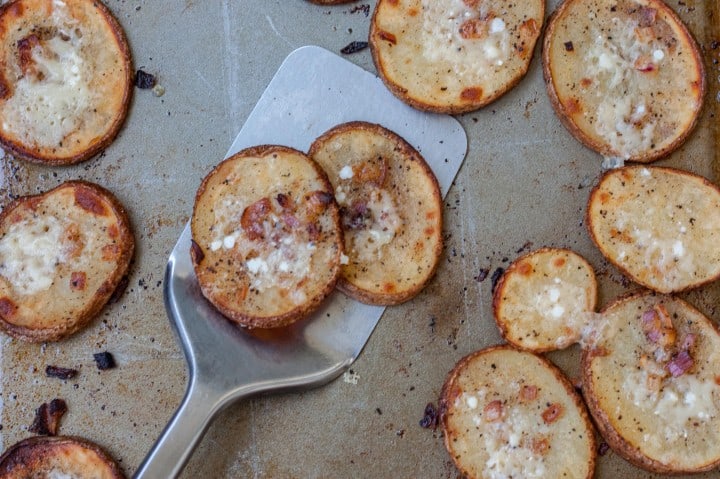Roasted Onion and Parmesan Baked Potato Chips - www.platingpixels.com