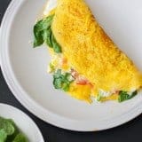How to Make the Perfect Spinach and Goat Cheese Omelet - www.platingpixels.com