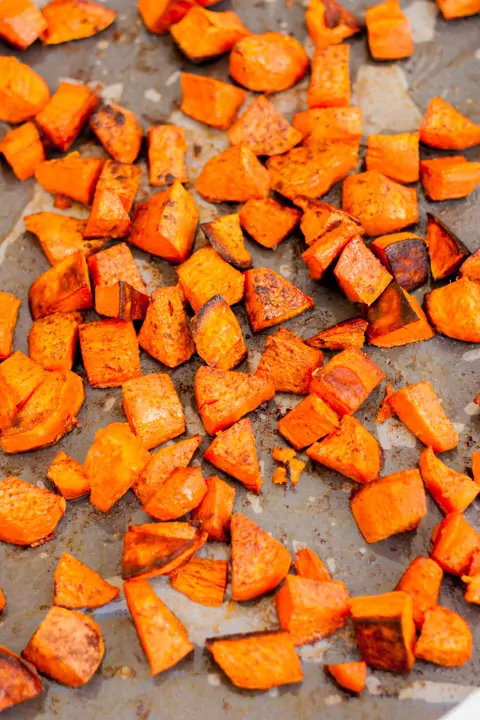 Mediterranean Roasted Sweet Potato and Zucchini Salad - www.platingpixels.com