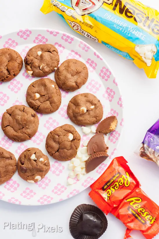 Peanut Butter + White Chocolate + Reese's Peanut Butter Cup Cookies - www.platingpixels.com