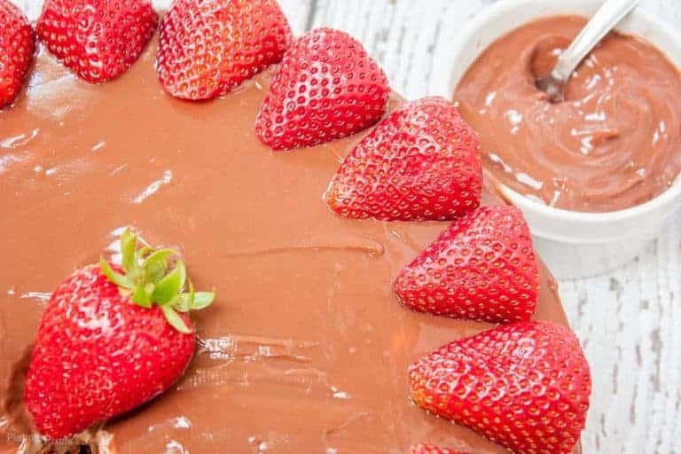Chocolate Pudding Cheesecake (No Bake) - www.platingpixels.com
