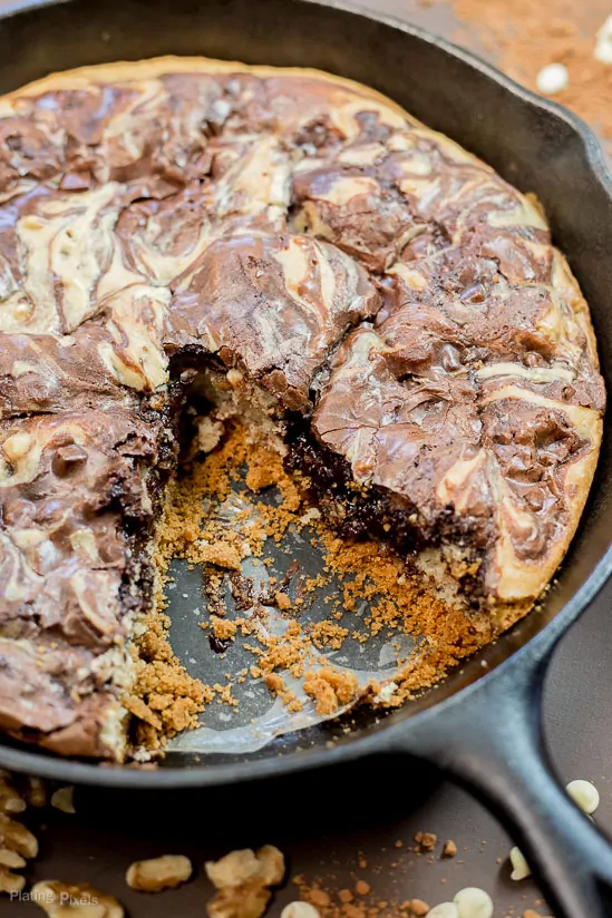 Marbled Skillet Brownie Cake recipe - www.platingpixels.com