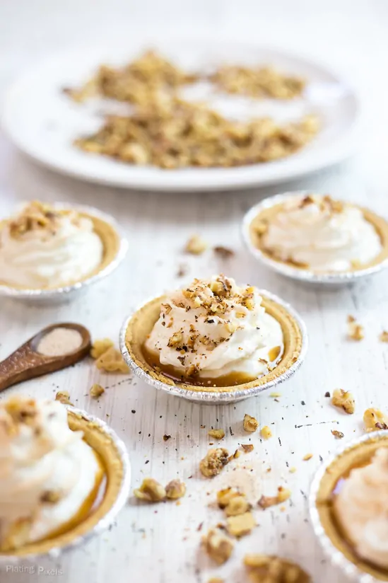 No-Bake Mini Caramel Apple Pie Cheesecakes recipe - www.platingpixels.com