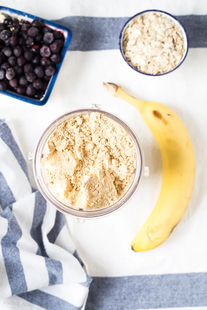 Blueberry Peanut Butter Protein Smoothie recipe - www.platingpixels.com