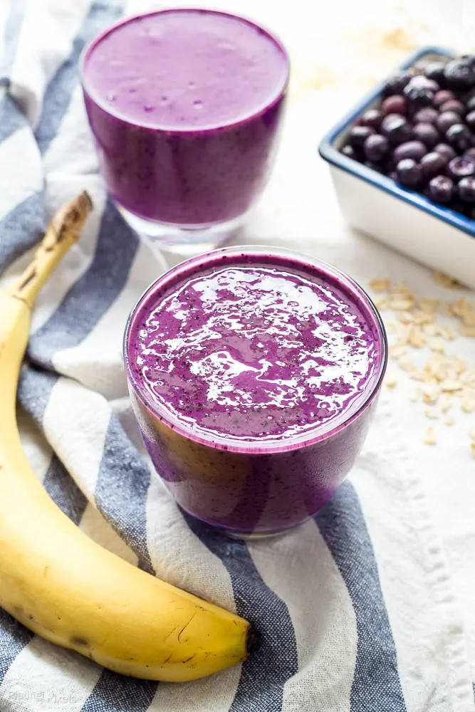 Blueberry Peanut Butter Protein Smoothie recipe - www.platingpixels.com