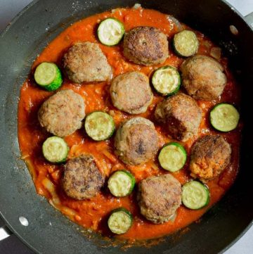 Zucchini and Turkey Meatball Skewers recipe - www.platingpixels.com