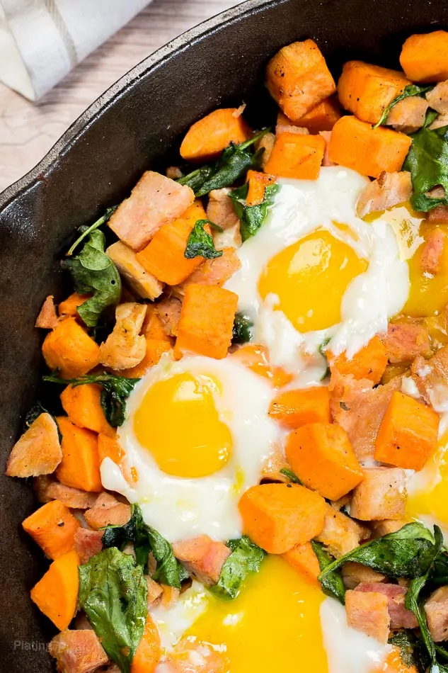 Spinach and Ham Sweet Potato Hash recipe - www.platingpixels.com