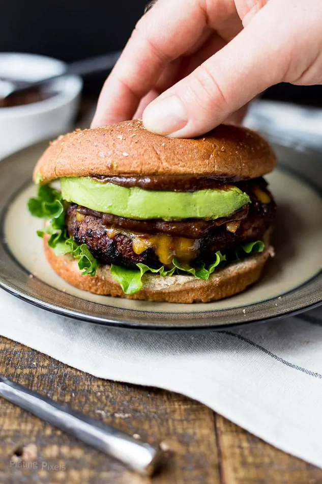 Ultimate Honey BBQ Bacon Burger recipe - www.platingpixels.com