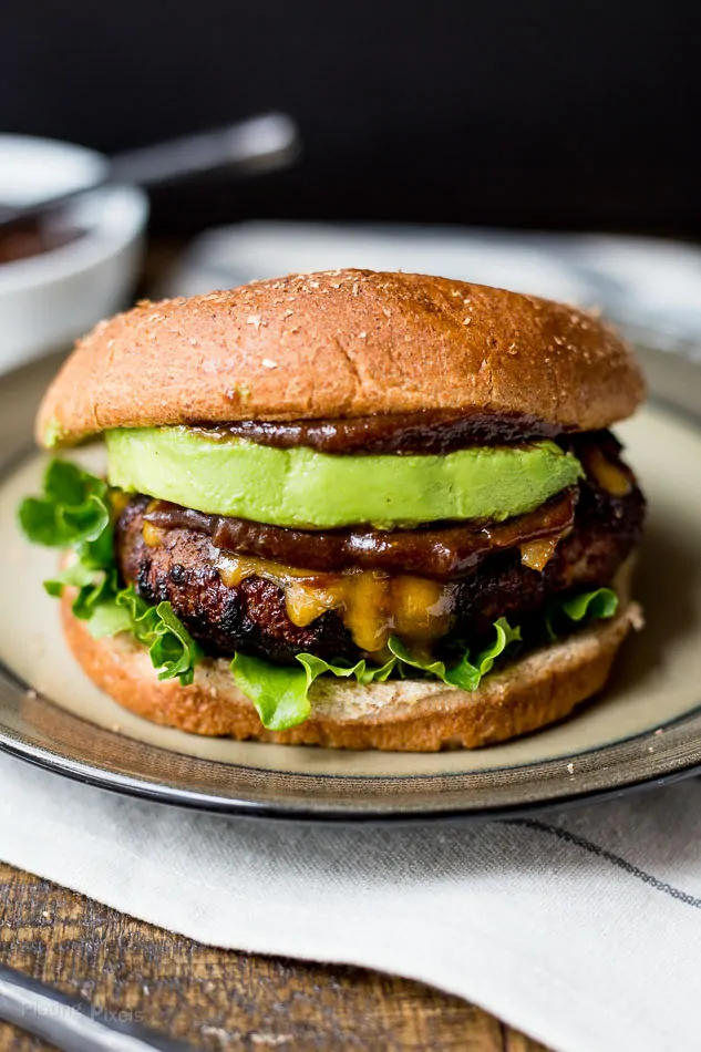 Ultimate Honey BBQ Bacon Burger recipe - www.platingpixels.com