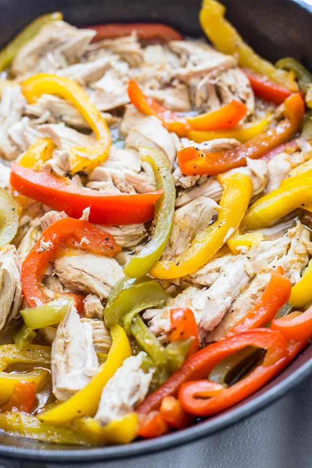 Easy No Marinade Chicken Fajitas recipe - www.platingpixels.com