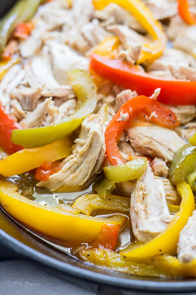 Easy No Marinade Chicken Fajitas recipe - www.platingpixels.com