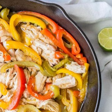Easy No Marinade Chicken Fajitas recipe - www.platingpixels.com