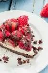 Strawberry Hazelnut No Bake Cheesecake recipe - www.platingpixels.com