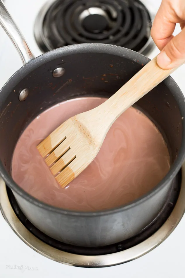 DIY Hot Chocolate Mix-ins (Homemade hot chocolate recipe) - www.platingpixels.com