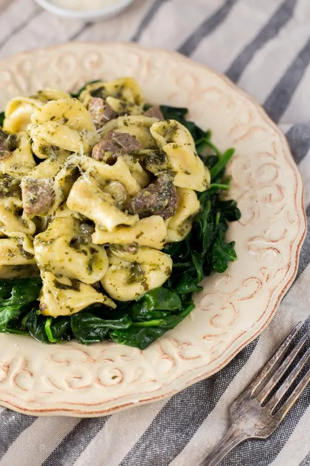 Steak Pesto Tortellini Pasta recipe - www.platingpixels.com