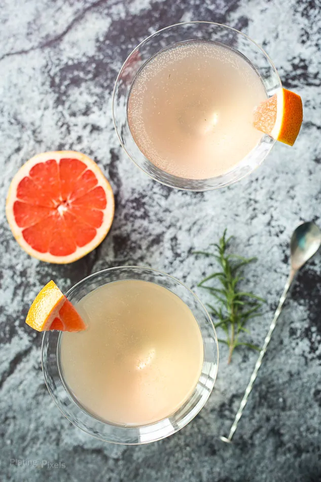 Sparkling Rosemary Grapefruit Gin Martini recipe - www.platingpixels.com