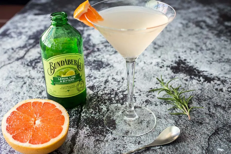 Sparkling Rosemary Grapefruit Gin Martini recipe - www.platingpixels.com