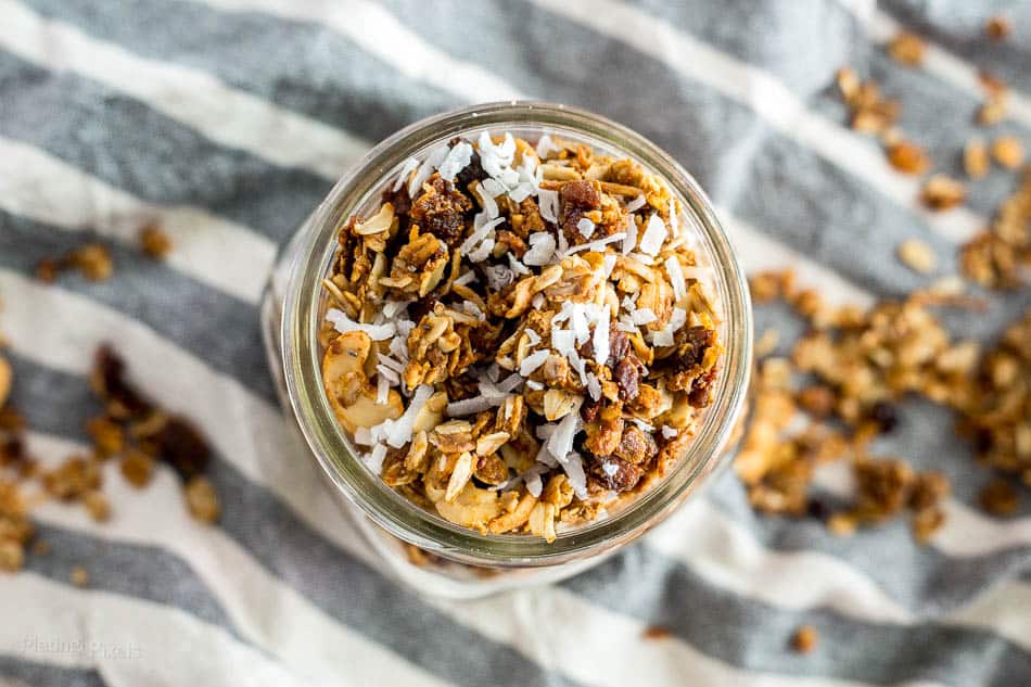 Homemade Cashew and Coconut Oil Vegan Granola