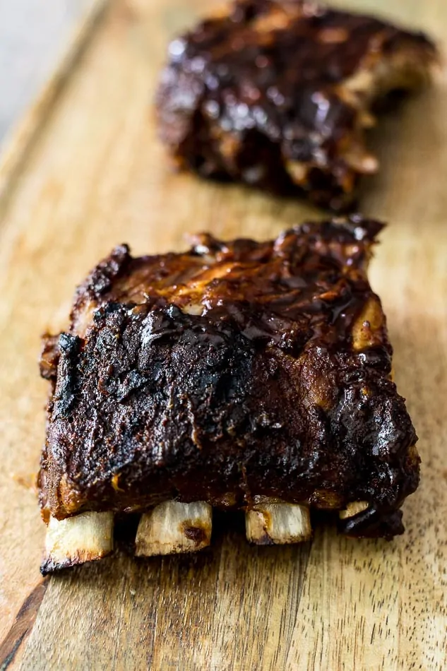 Carolina Style Grilled Baby Back Ribs recipe - www.platingpixels.com