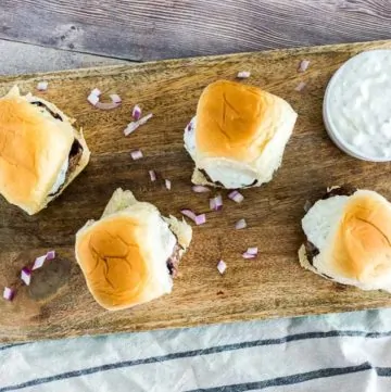 Grilled Gyro Sliders with Homemade Tzatziki Sauce recipe - platingpixels.com