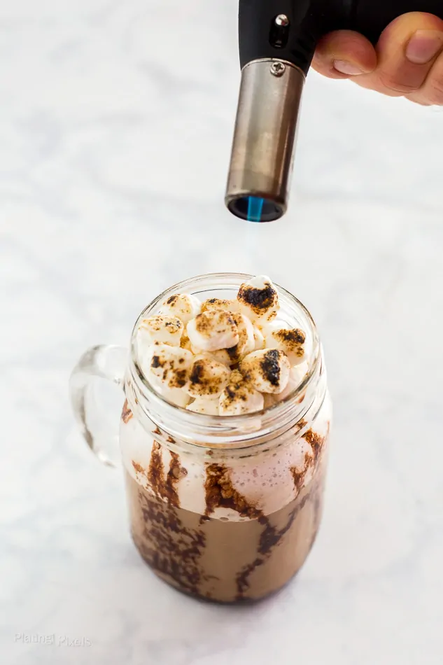 Homemade S'mores Frappe recipe - platingpixels.com