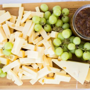 Simple Cheese Pairings with Cheeses of Europe - platingpixels.com