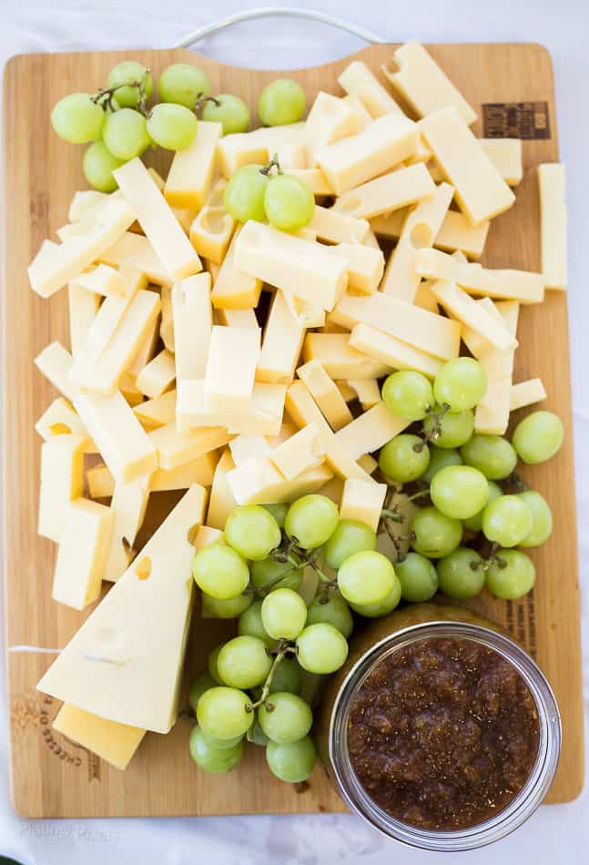 Simple Cheese Pairings with Cheeses of Europe - platingpixels.com