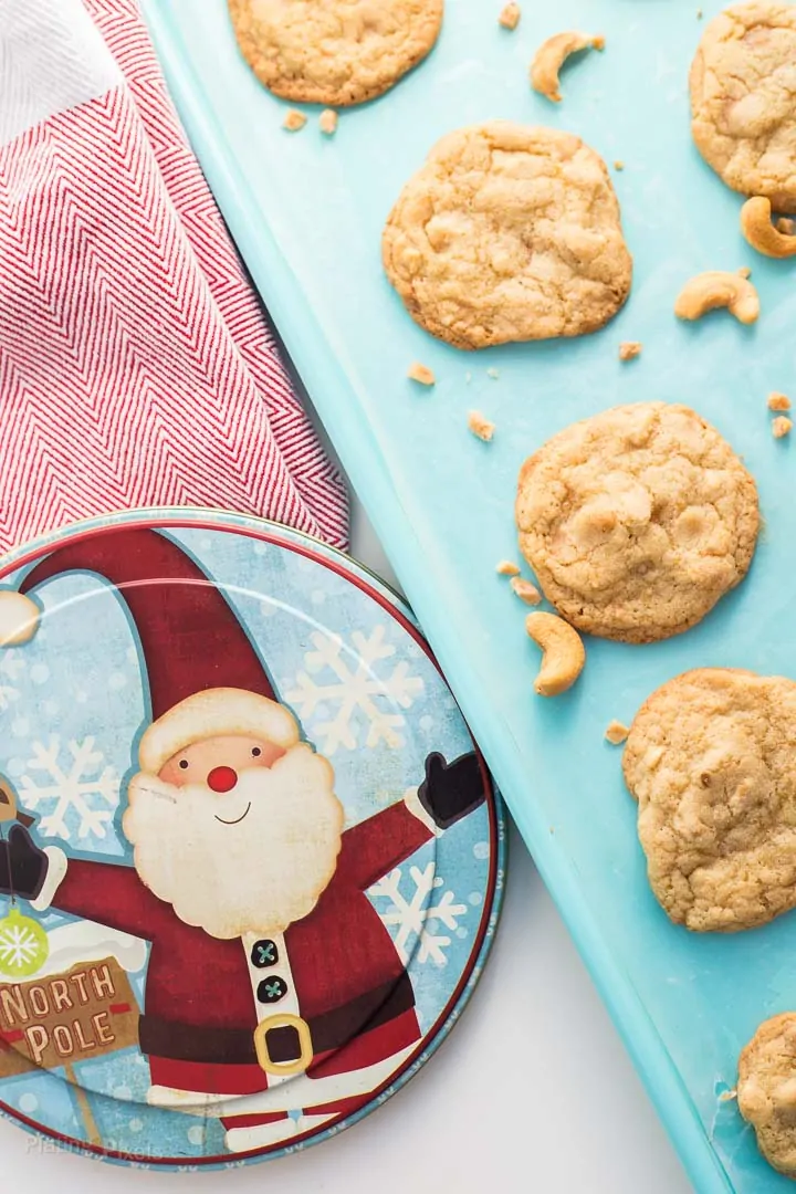 Chewy Cashew Toffee Cookies
